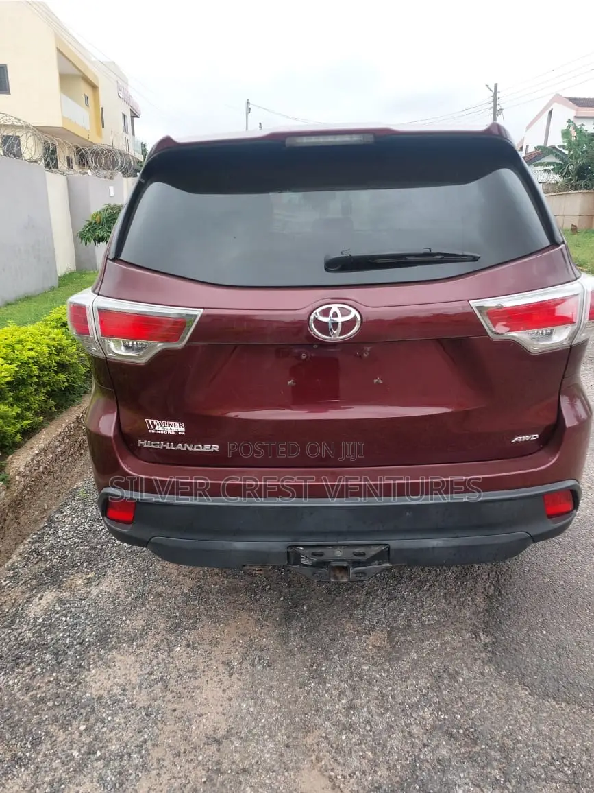 Toyota Highlander LE V6 4x4 (3.5L 6cyl 6A) 2016 Burgundy