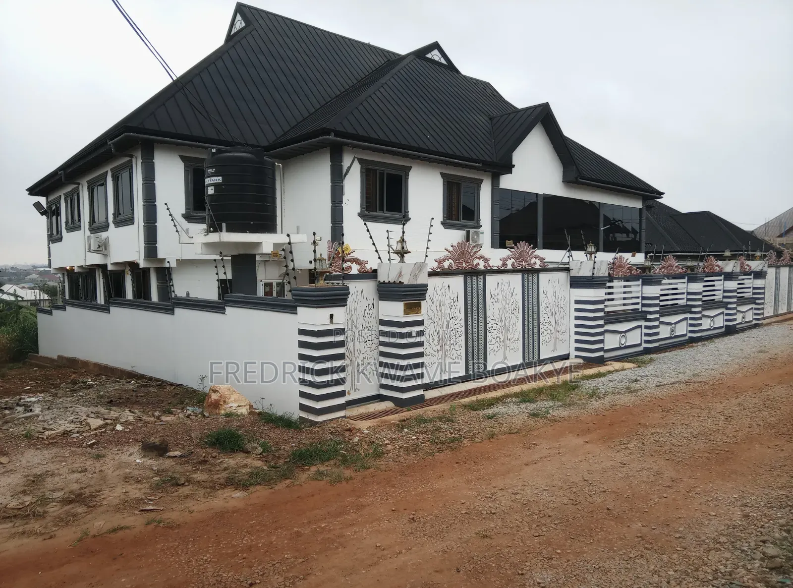 10bdrm Mansion in Brother K Estate, Kumasi Metropolitan for rent