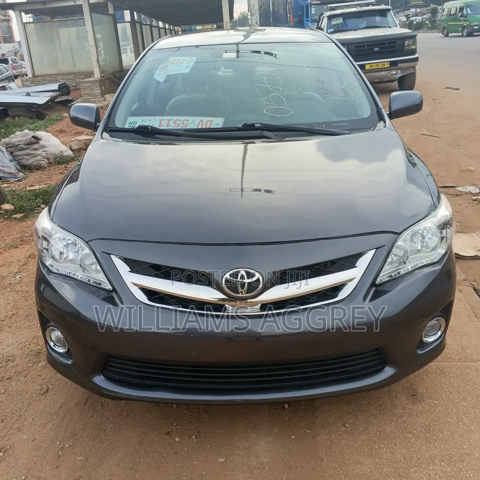 Toyota Corolla LE 4dr Sedan (1.8L 4cyl 4A) 2013 Gray