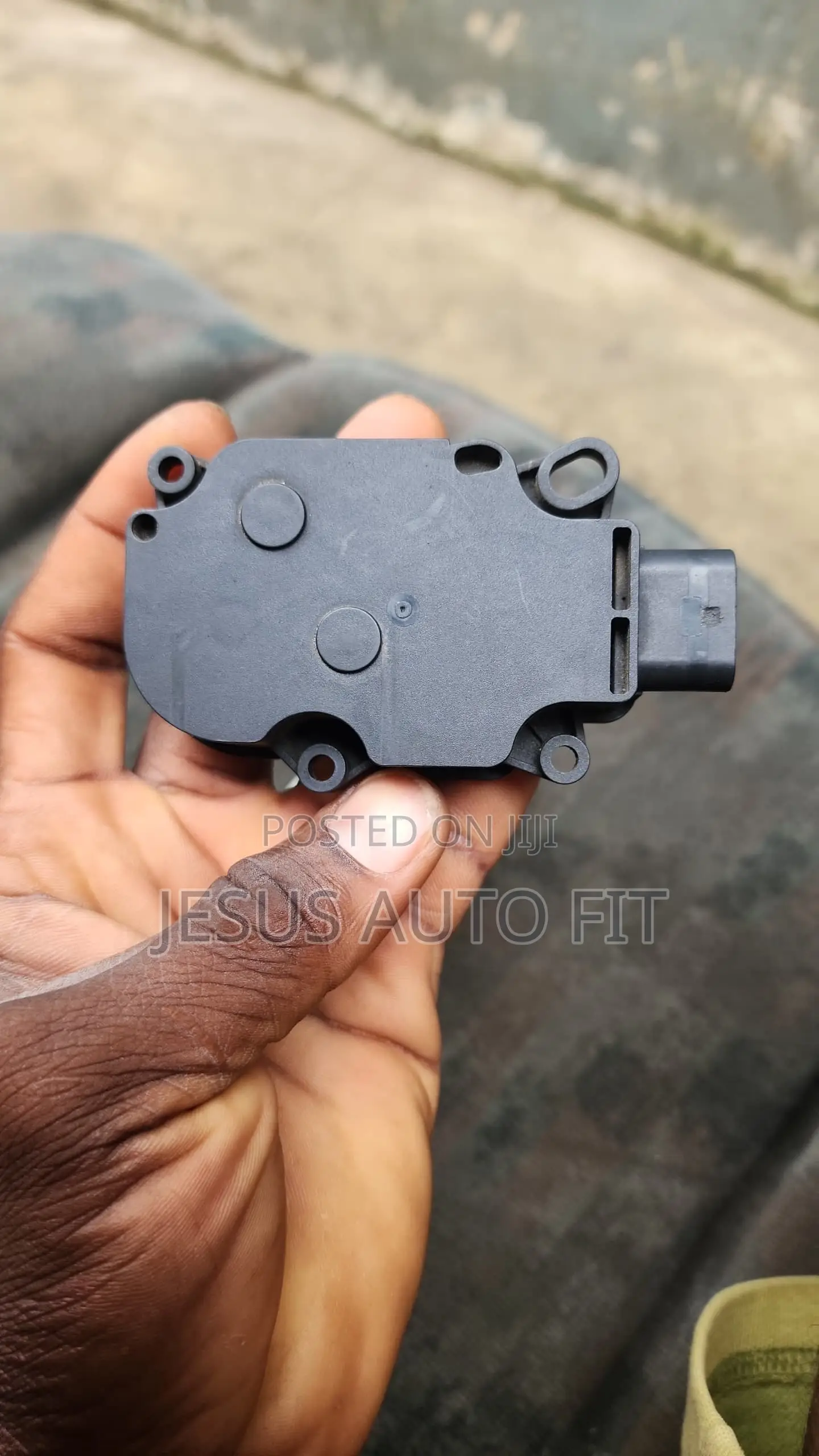 VW and Audi 2021-2023 Radiator Air Shutter Grille Motor (95B965501H)