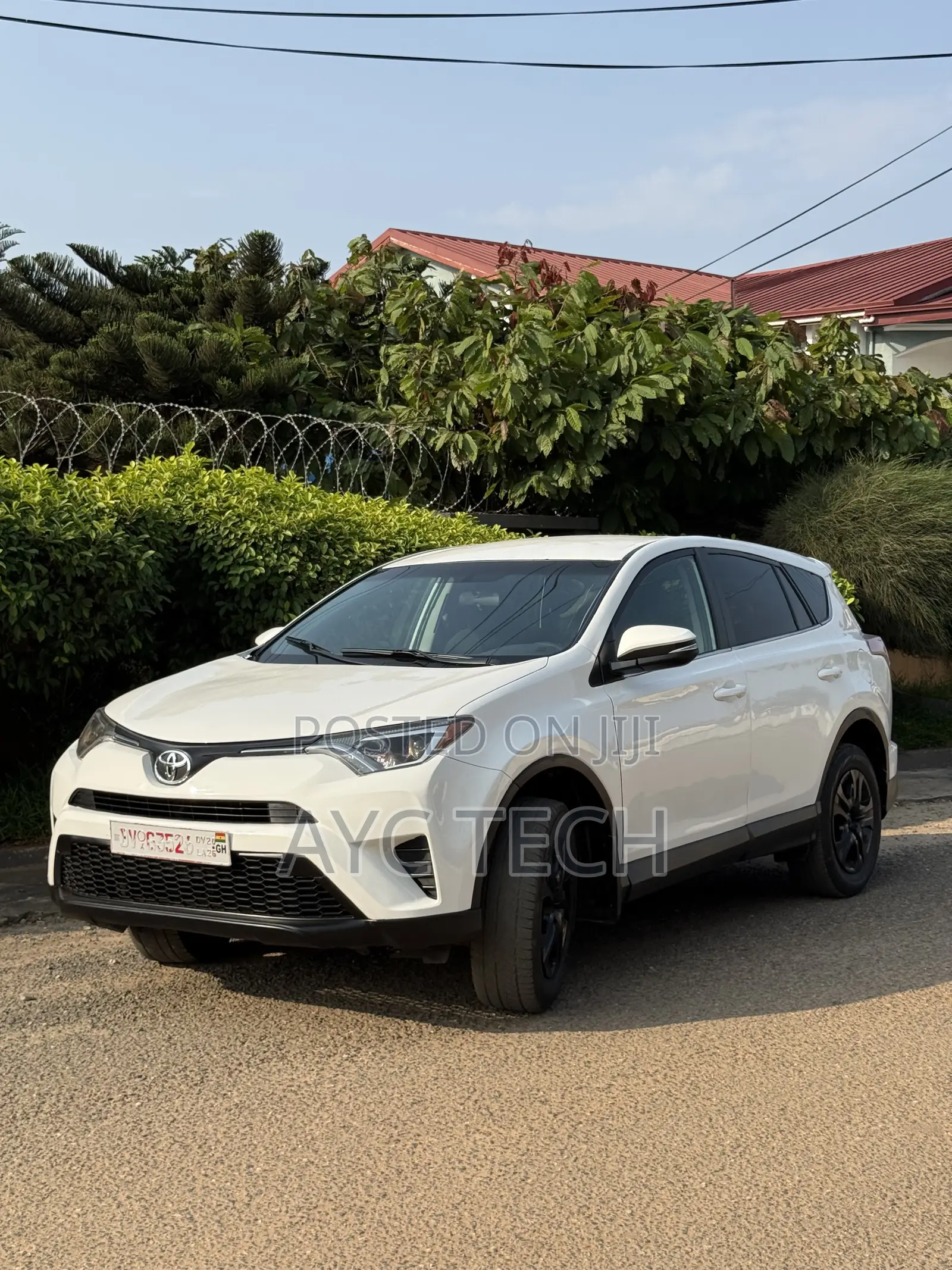 Toyota RAV4 LE Front-wheel Drive (2.5L 4cyl 6A) 2016 White