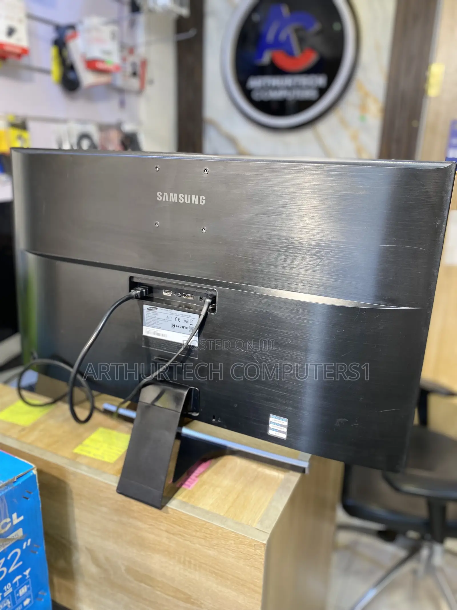 Samsung UHD Monitor