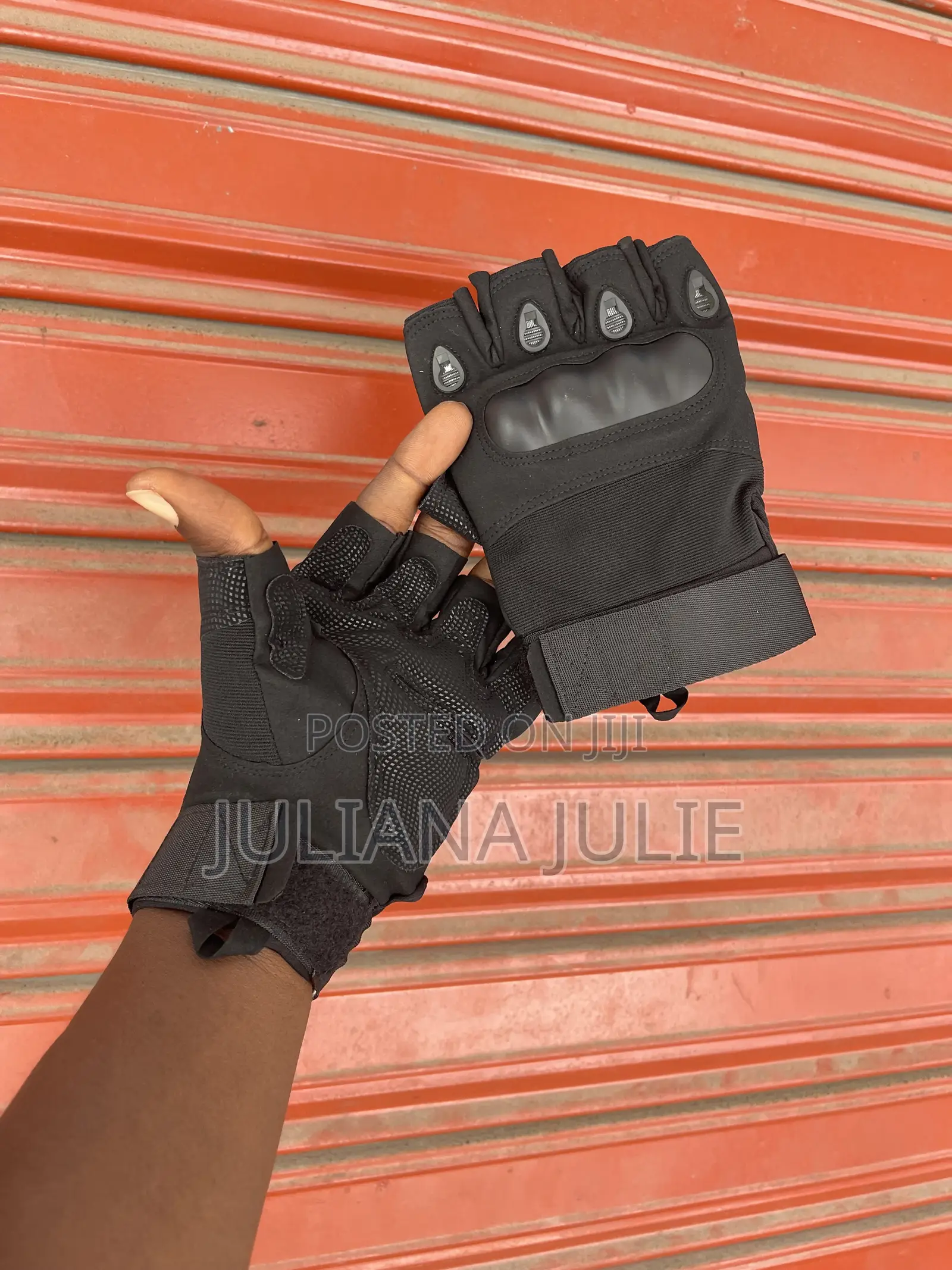Original Gym Gloves Available at Cool Price