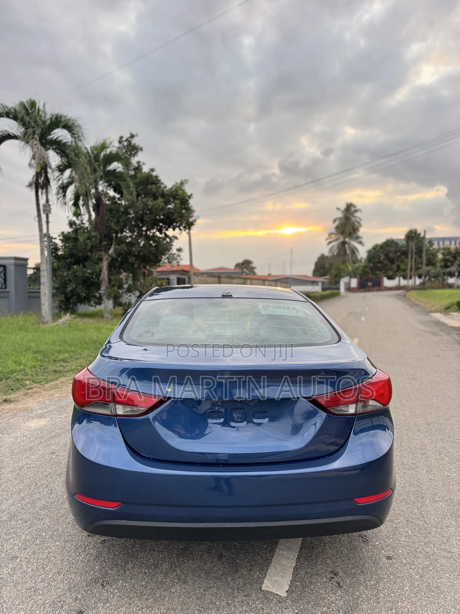 Hyundai Elantra Limited Sedan FWD (1.8L 4cyl 6A) 2016 Blue