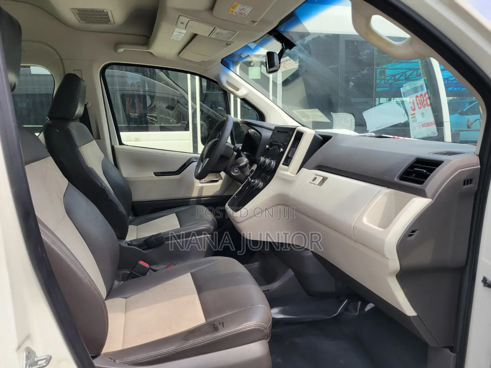 Toyota HiAce 2021 White
