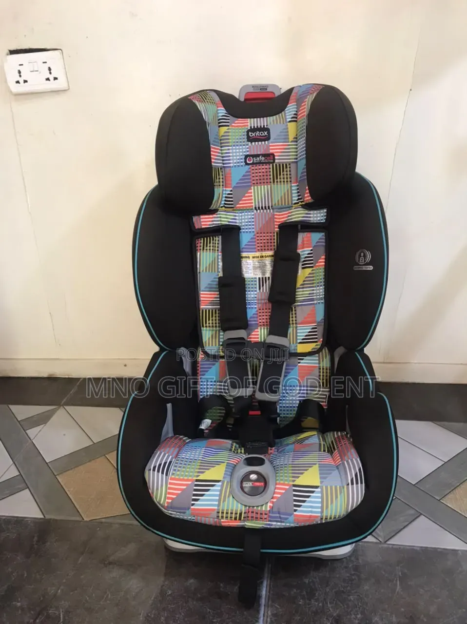 (252) Britax Boulevard ClickTight Convertible Car Seat,