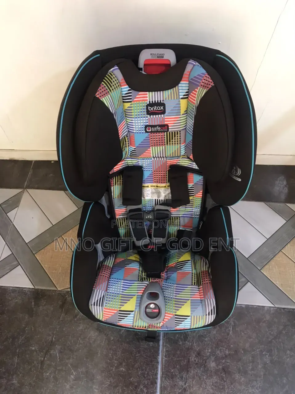 (252) Britax Boulevard ClickTight Convertible Car Seat,