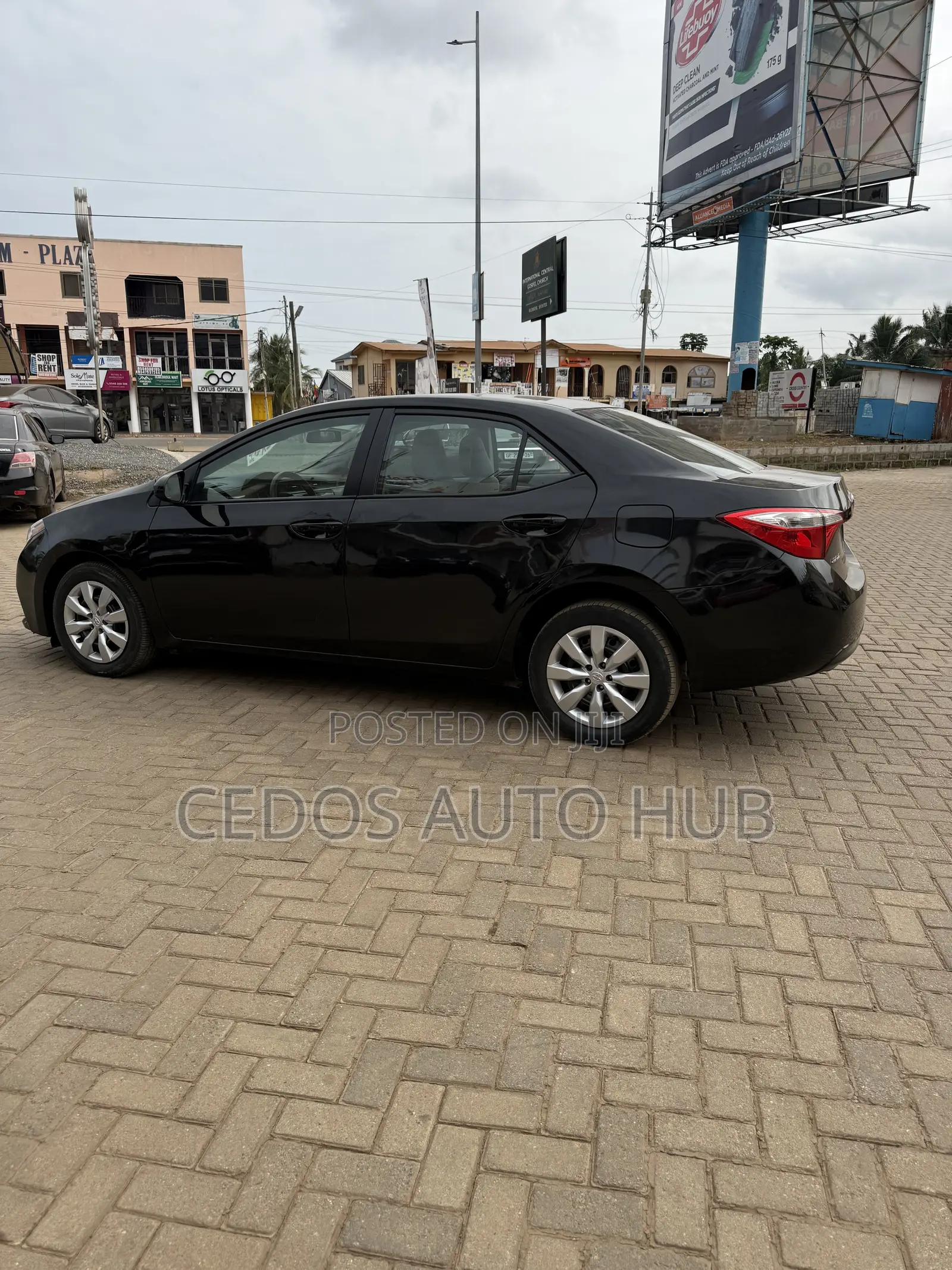 Toyota Corolla LE 4dr Sedan (1.8L 4cyl CVT) 2016 Black