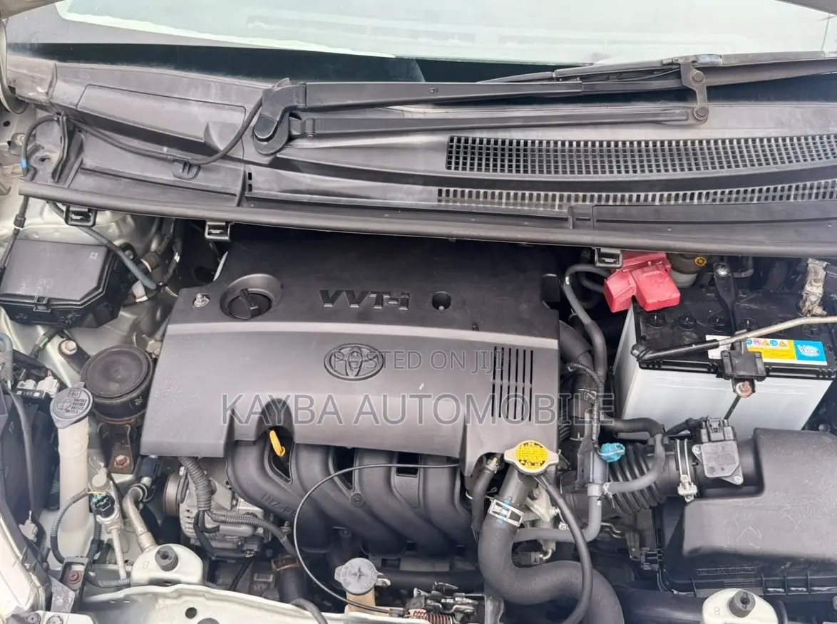 Toyota Vitz 2012 Gray