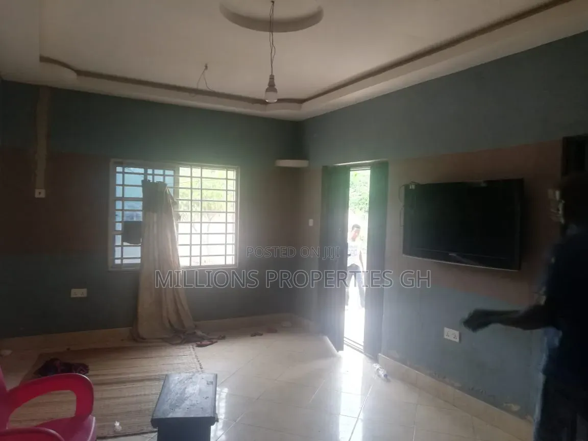 3bdrm House in Millions Properties, Kumasi Metropolitan for sale