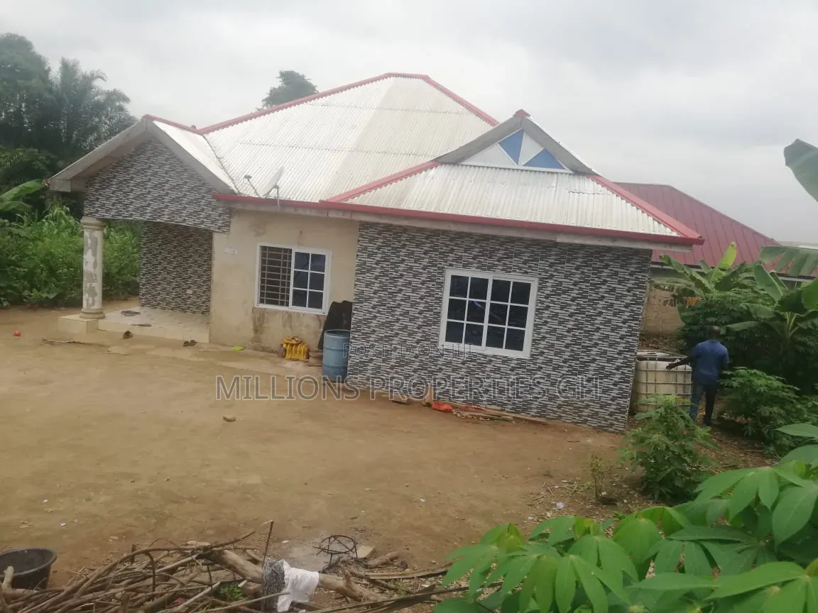 3bdrm House in Millions Properties, Kumasi Metropolitan for sale