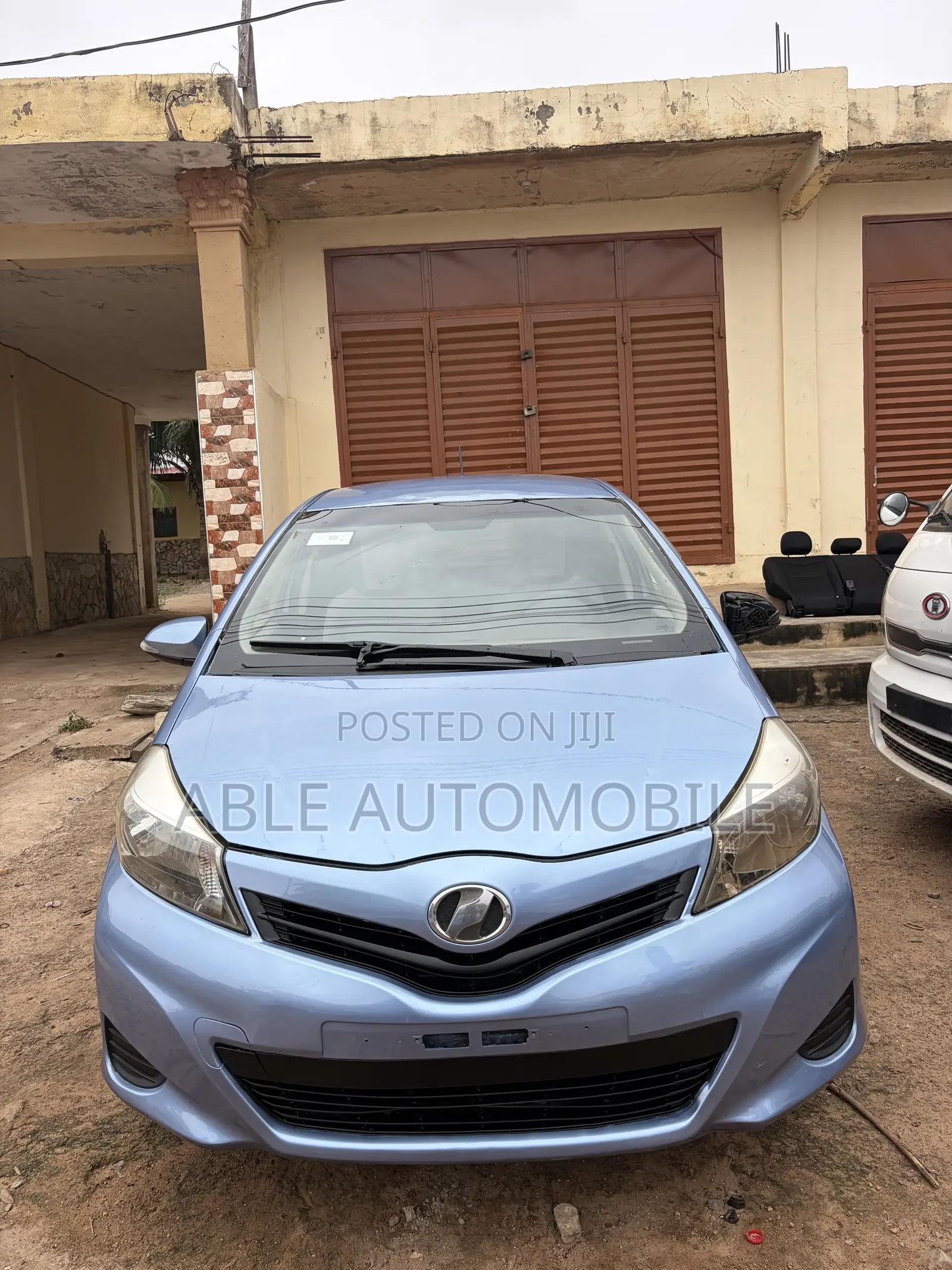 Toyota Vitz 1.0 FWD 3dr 2012 Blue