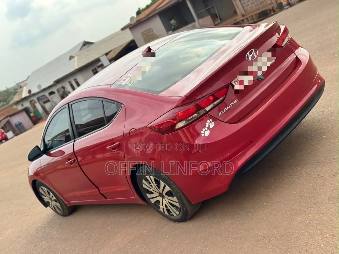 Hyundai Elantra Limited Sedan FWD (2.0L 4cyl 6A) 2017 Red