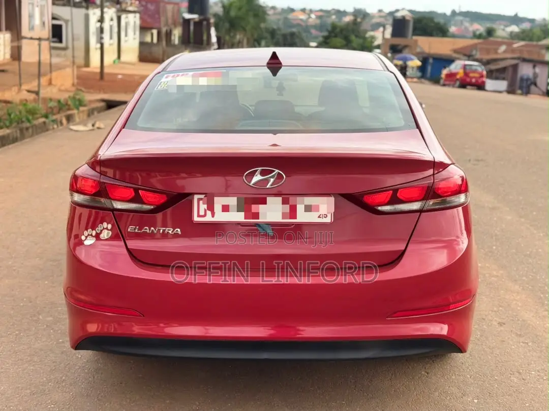 Hyundai Elantra Limited Sedan FWD (2.0L 4cyl 6A) 2017 Red
