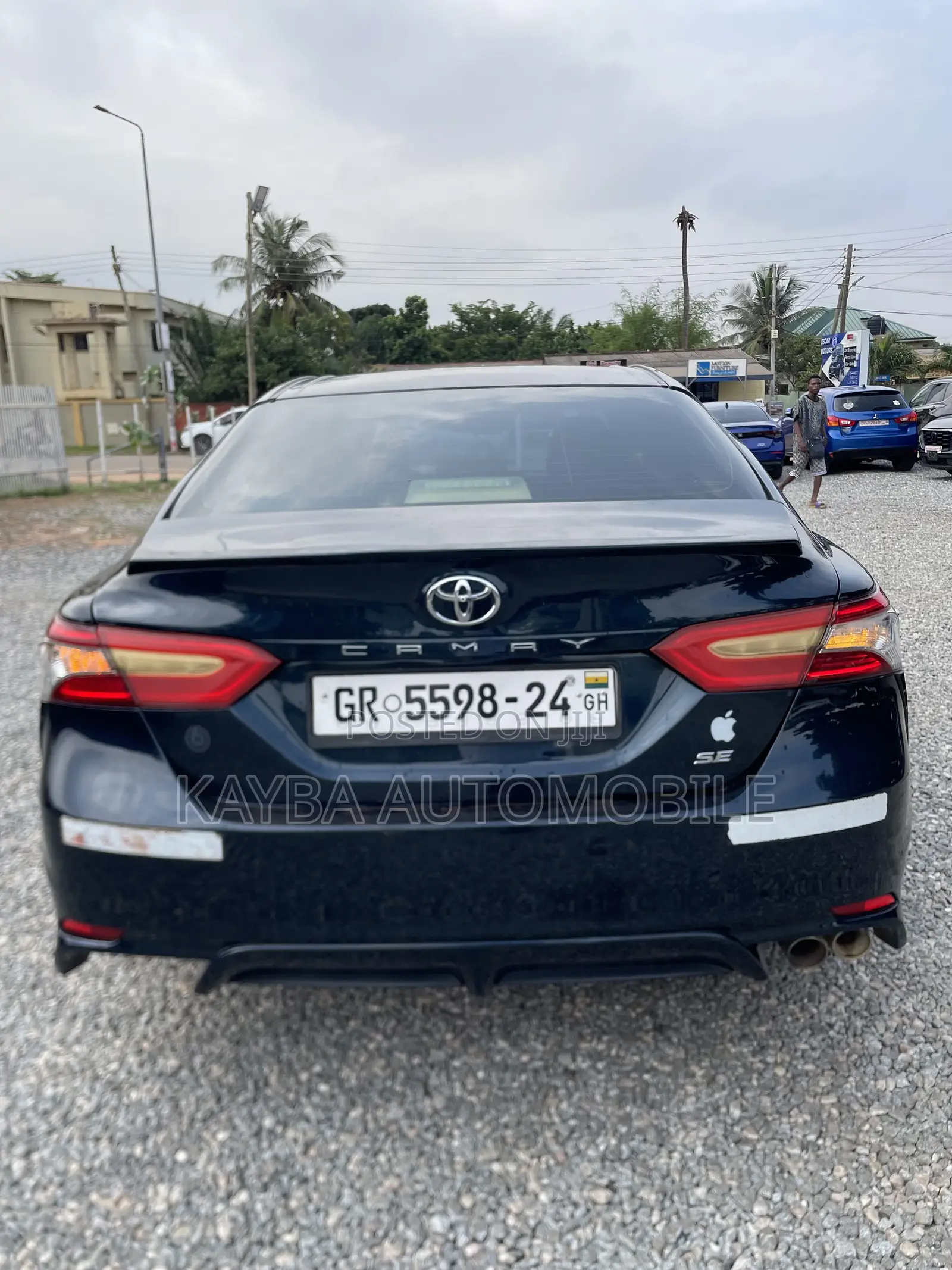 Toyota Camry SE FWD (2.5L 4cyl 8AM) 2018 Blue