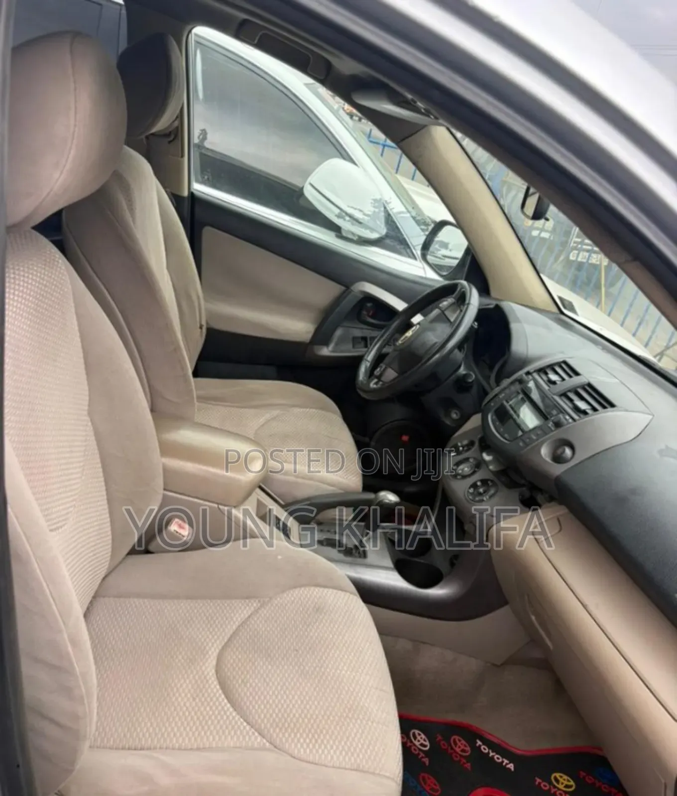 Toyota RAV4 2011 Silver