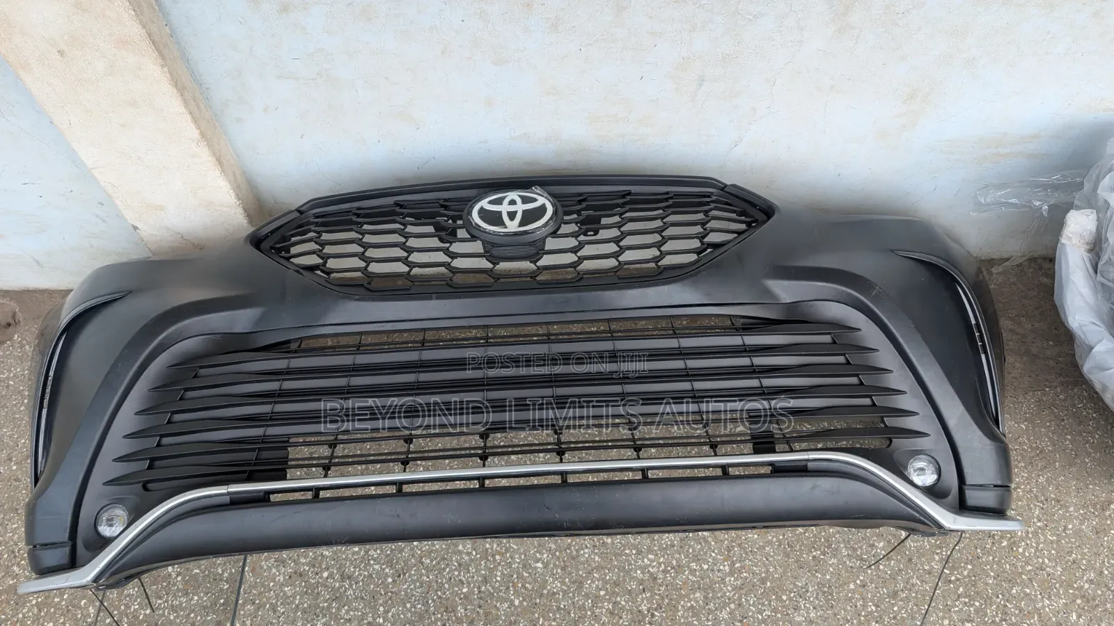 Toyota Highlander 2019,2020,2021,2022,2023 Complete Front Bumper SE
