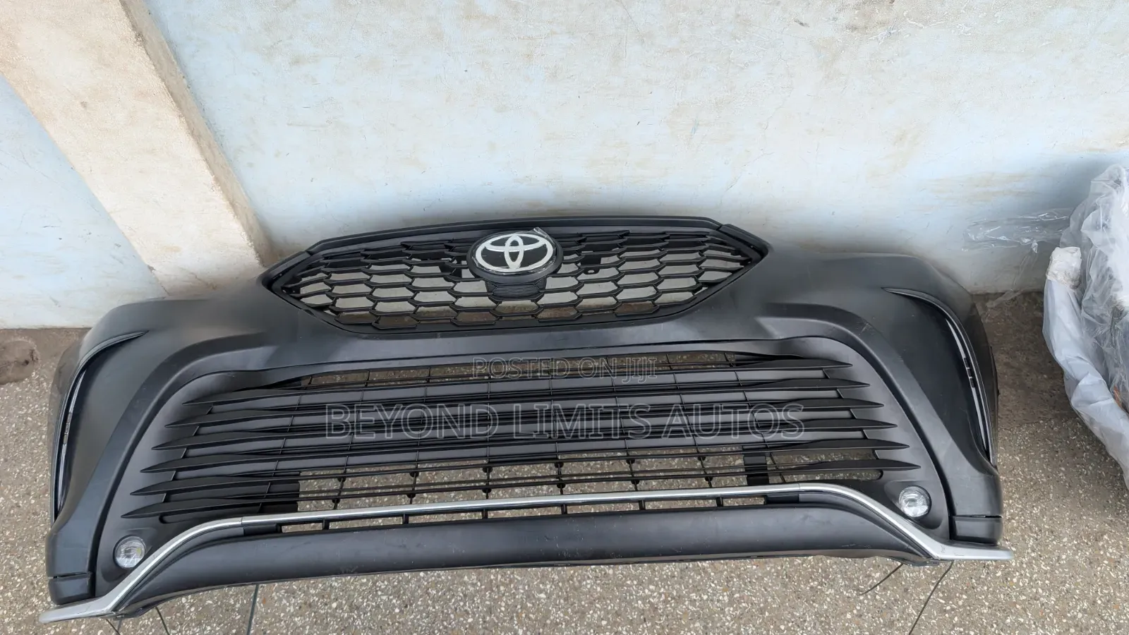 Toyota Highlander 2019,2020,2021,2022,2023 Complete Front Bumper SE