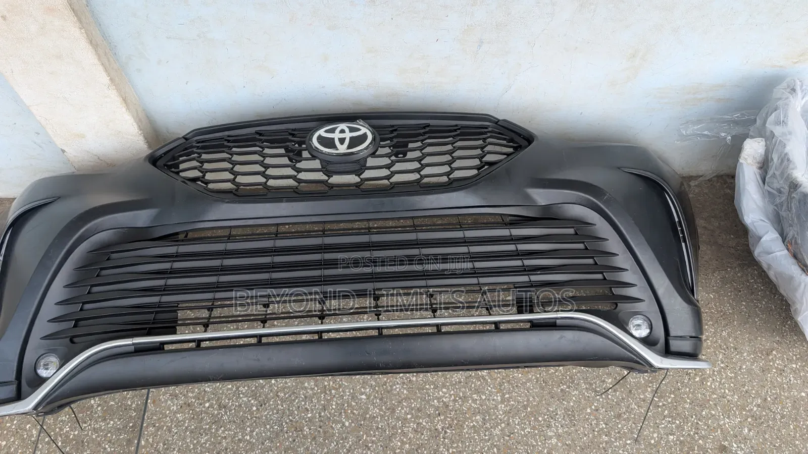 Toyota Highlander 2019,2020,2021,2022,2023 Complete Front Bumper SE