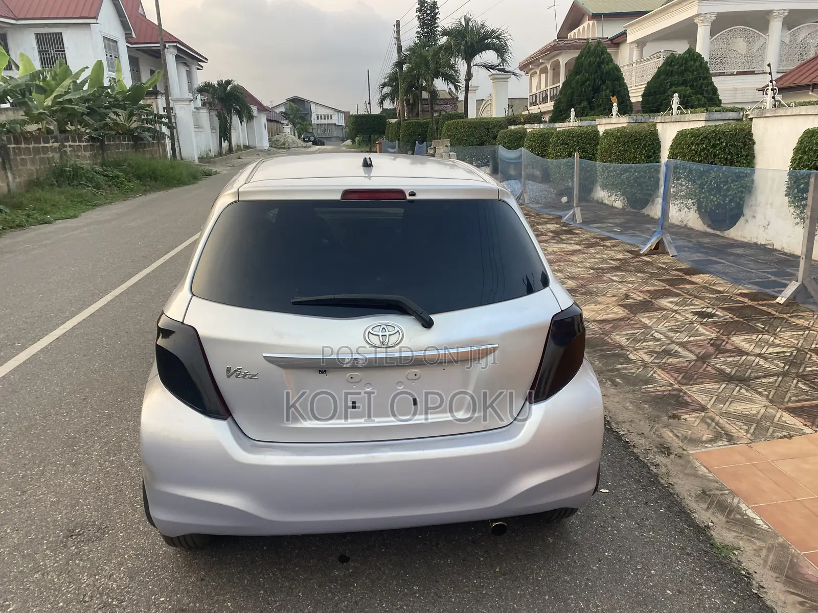 Toyota Vitz 2013 Silver