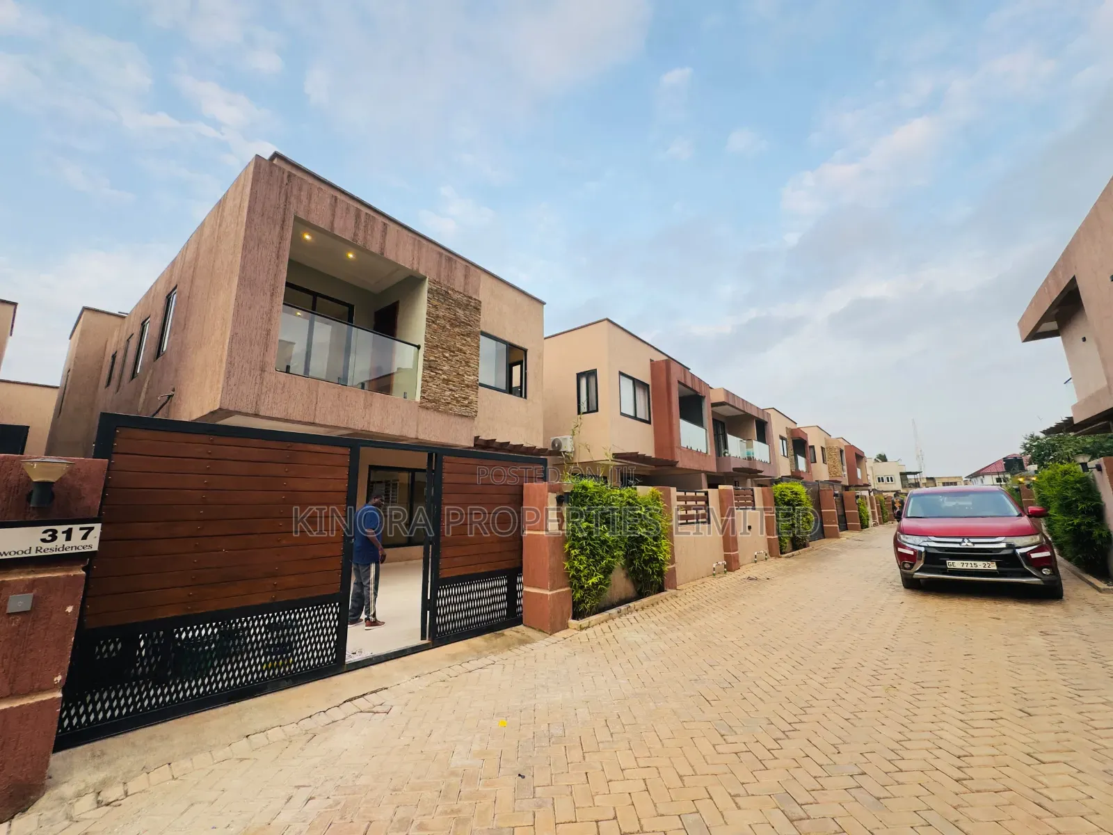 4bdrm Duplex in Hatso Kfc, Papao for sale