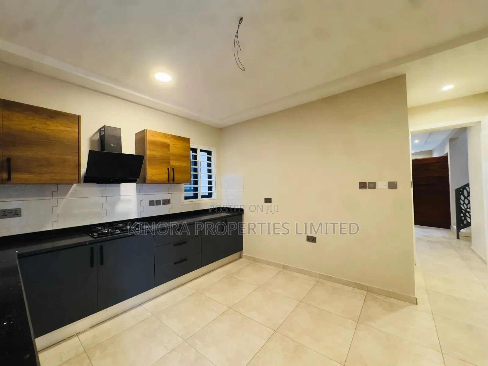 4bdrm Duplex in Hatso Kfc, Papao for sale