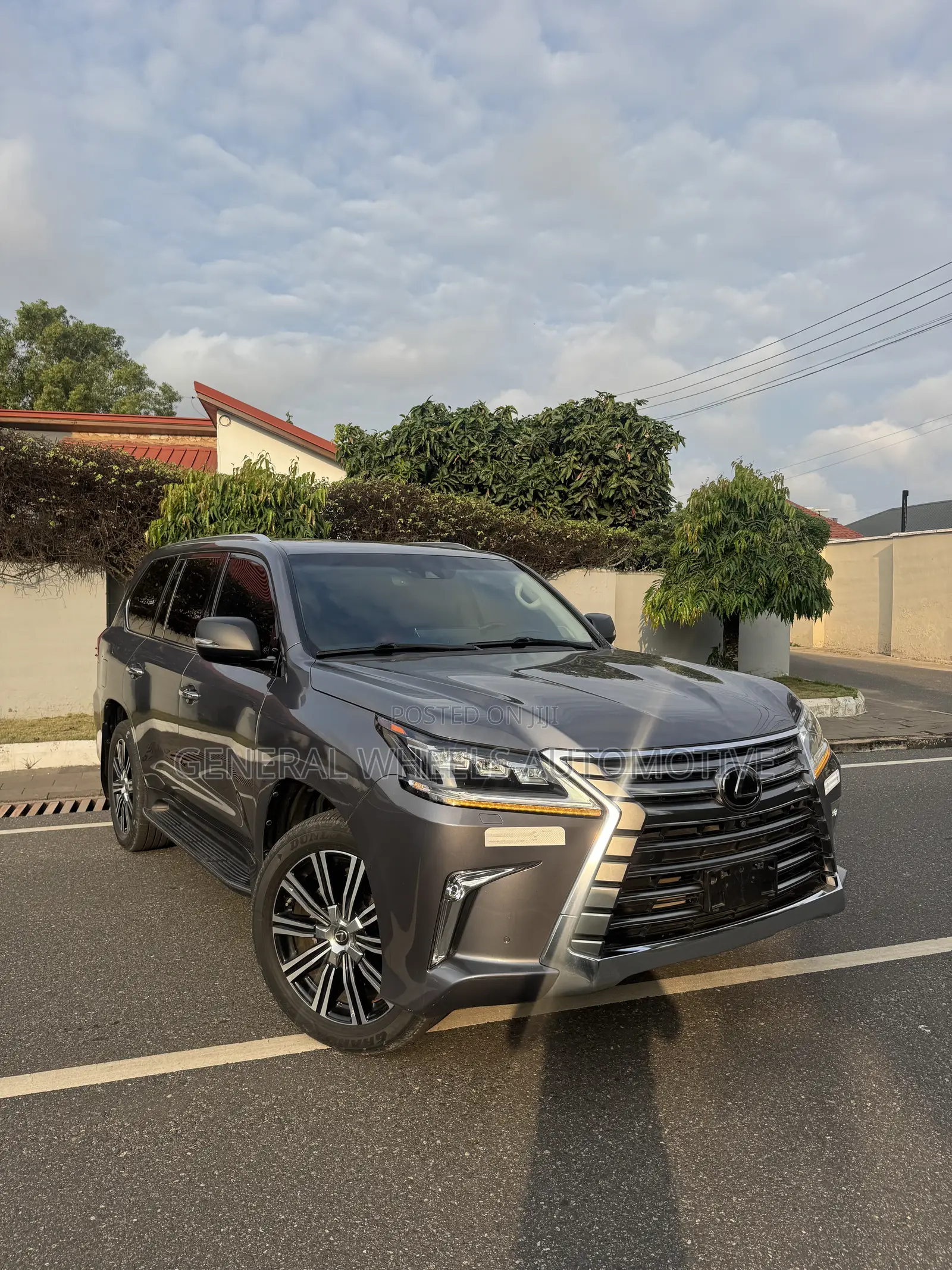 Lexus LX 570 AWD 2020 Gray
