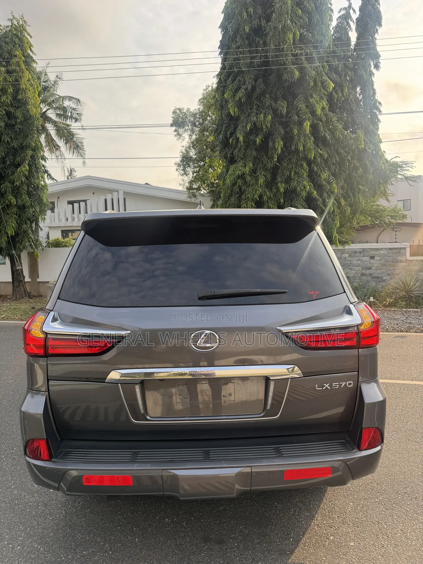 Lexus LX 570 AWD 2020 Gray