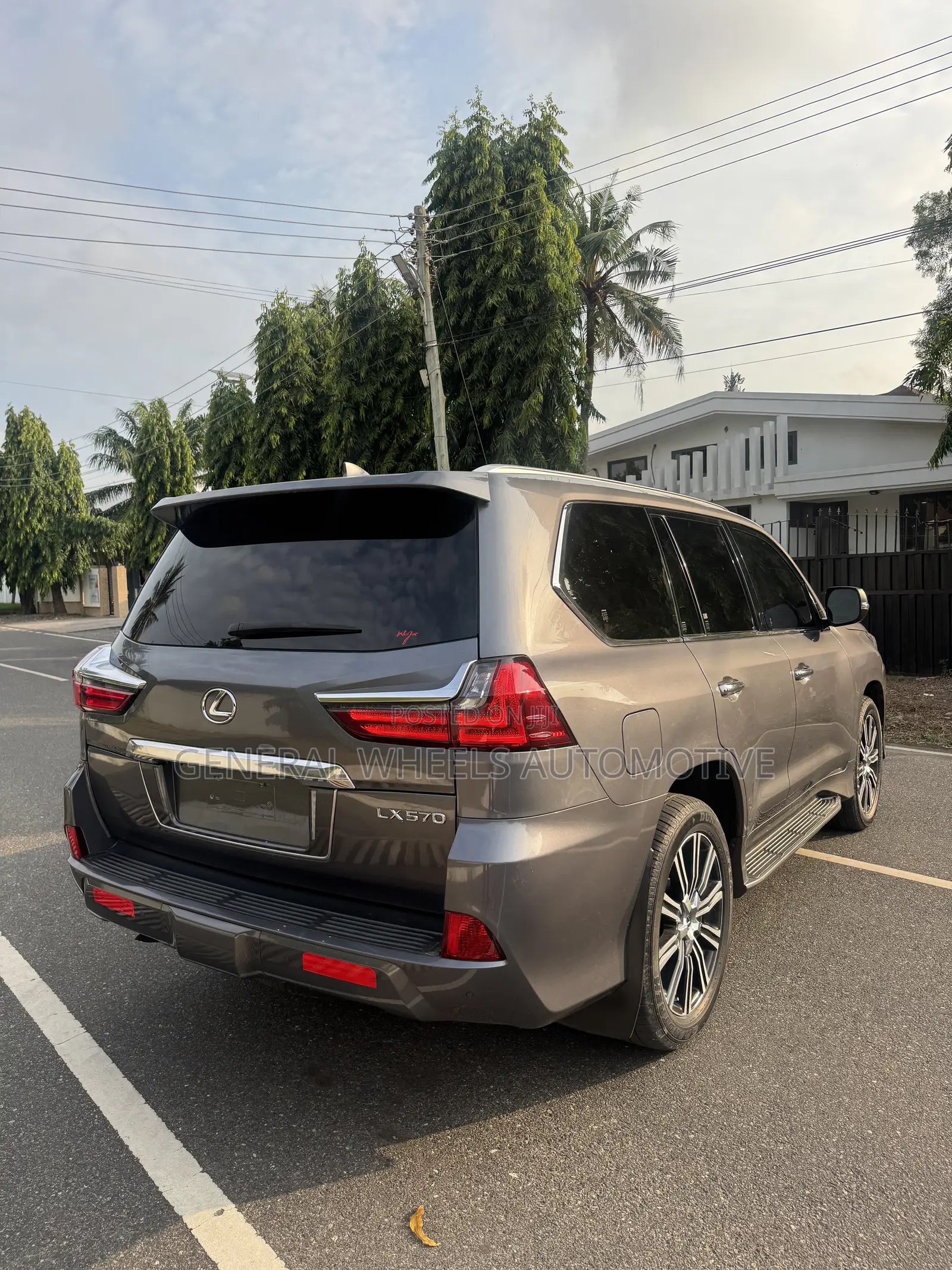Lexus LX 570 AWD 2020 Gray