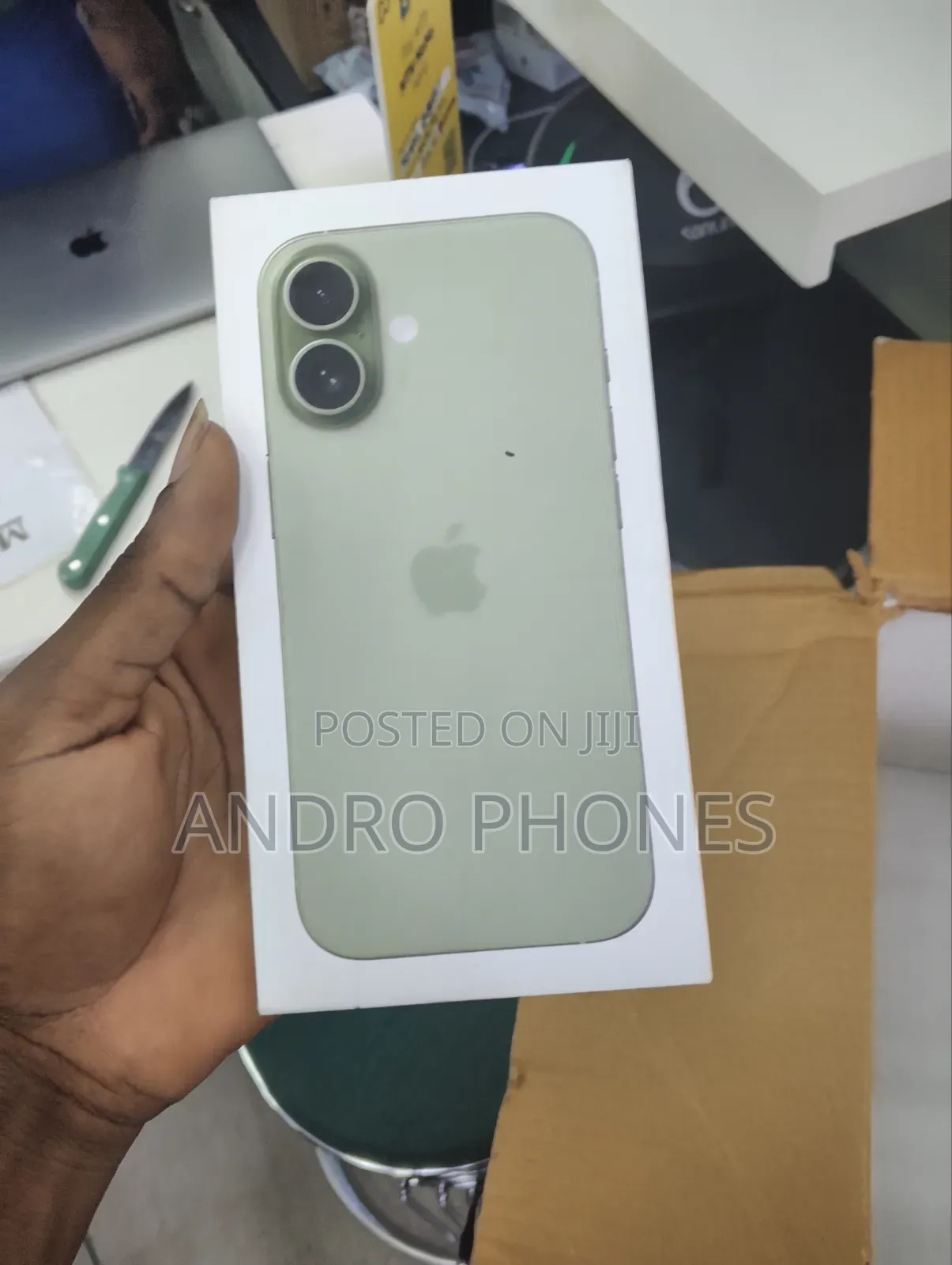 New Apple iPhone 17 256 GB Green
