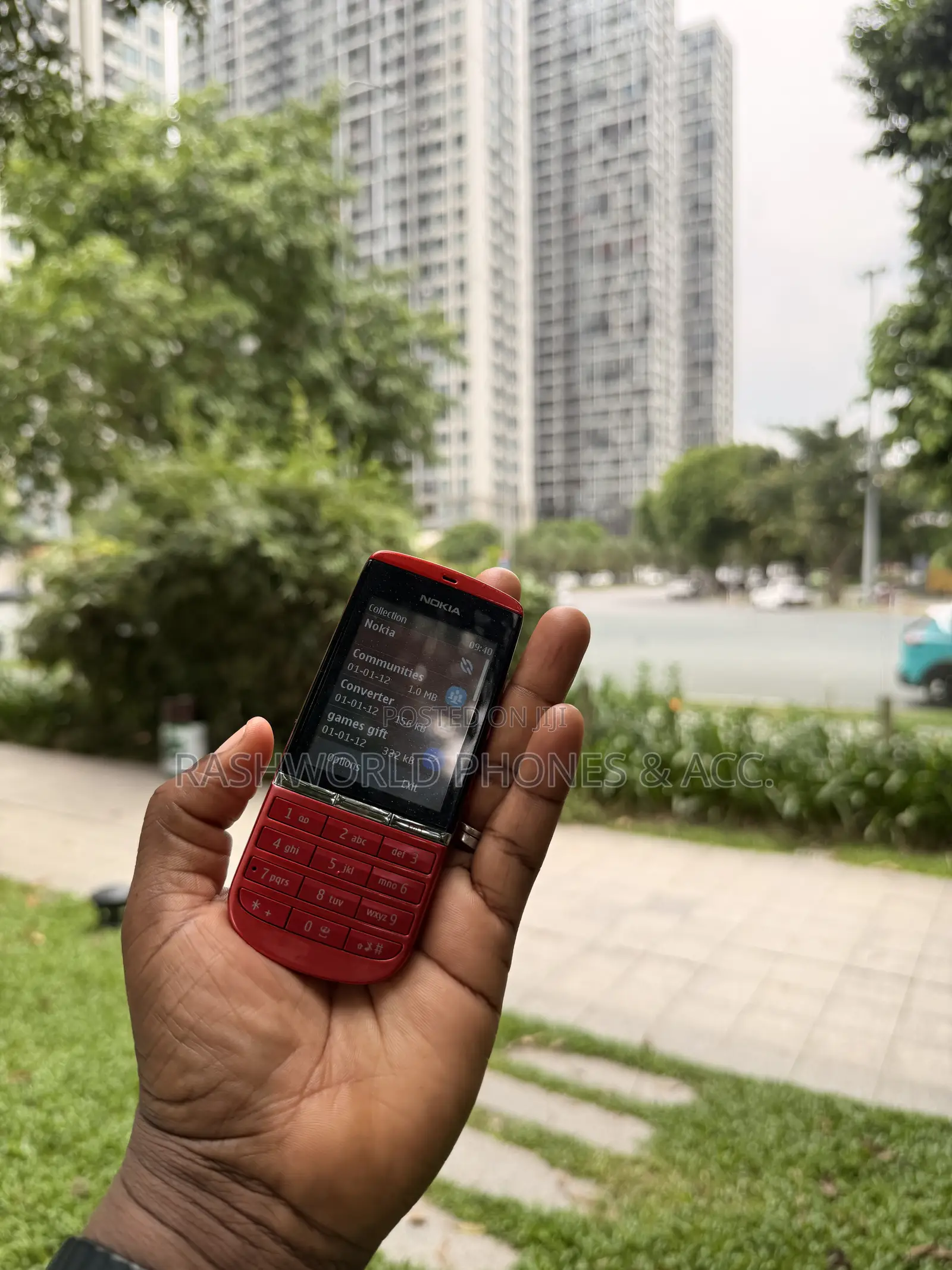 Nokia Asha 300 Red