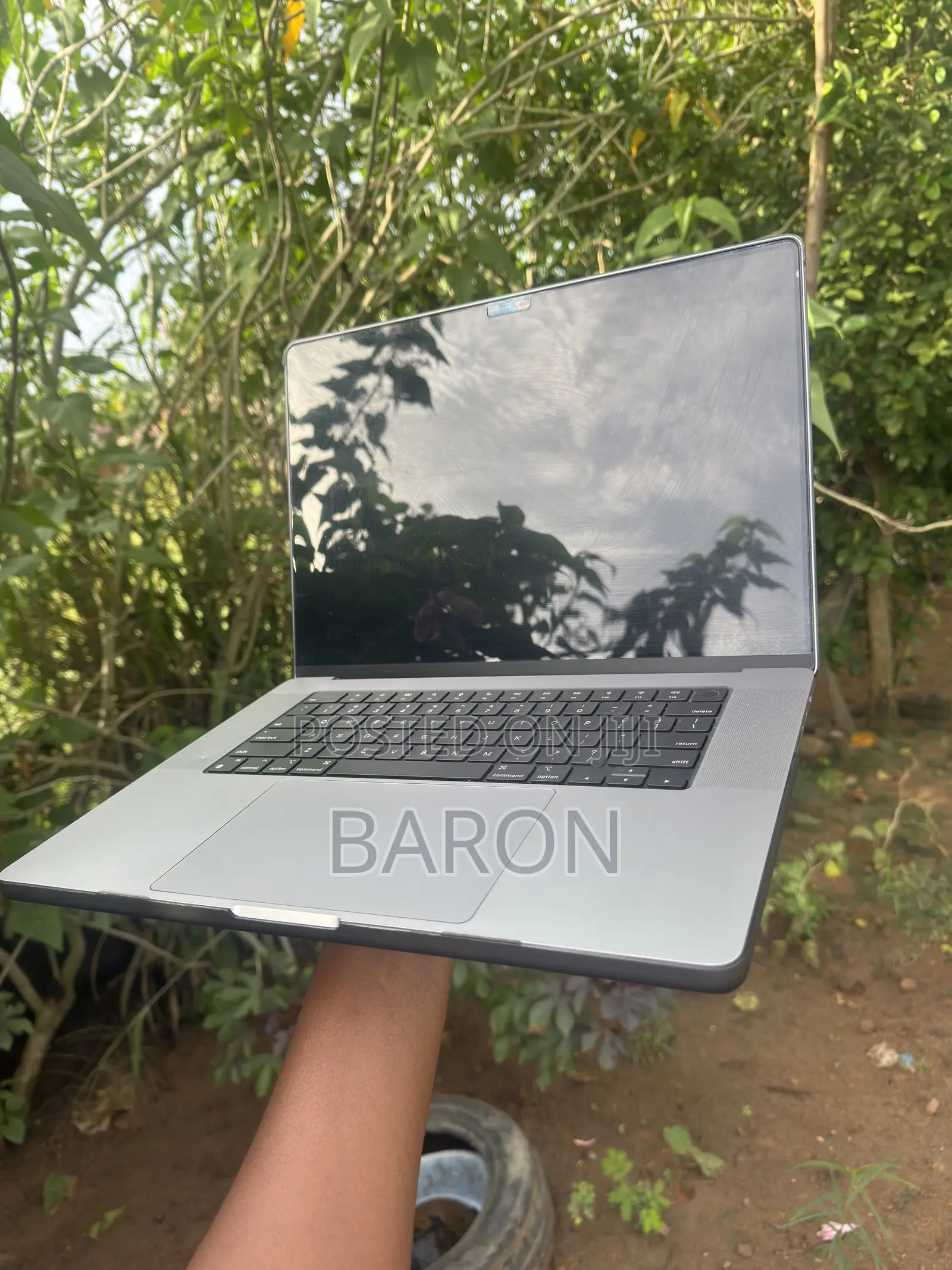 Laptop Apple MacBook Pro 2021 M1 16GB Apple M1 Pro SSD 512GB