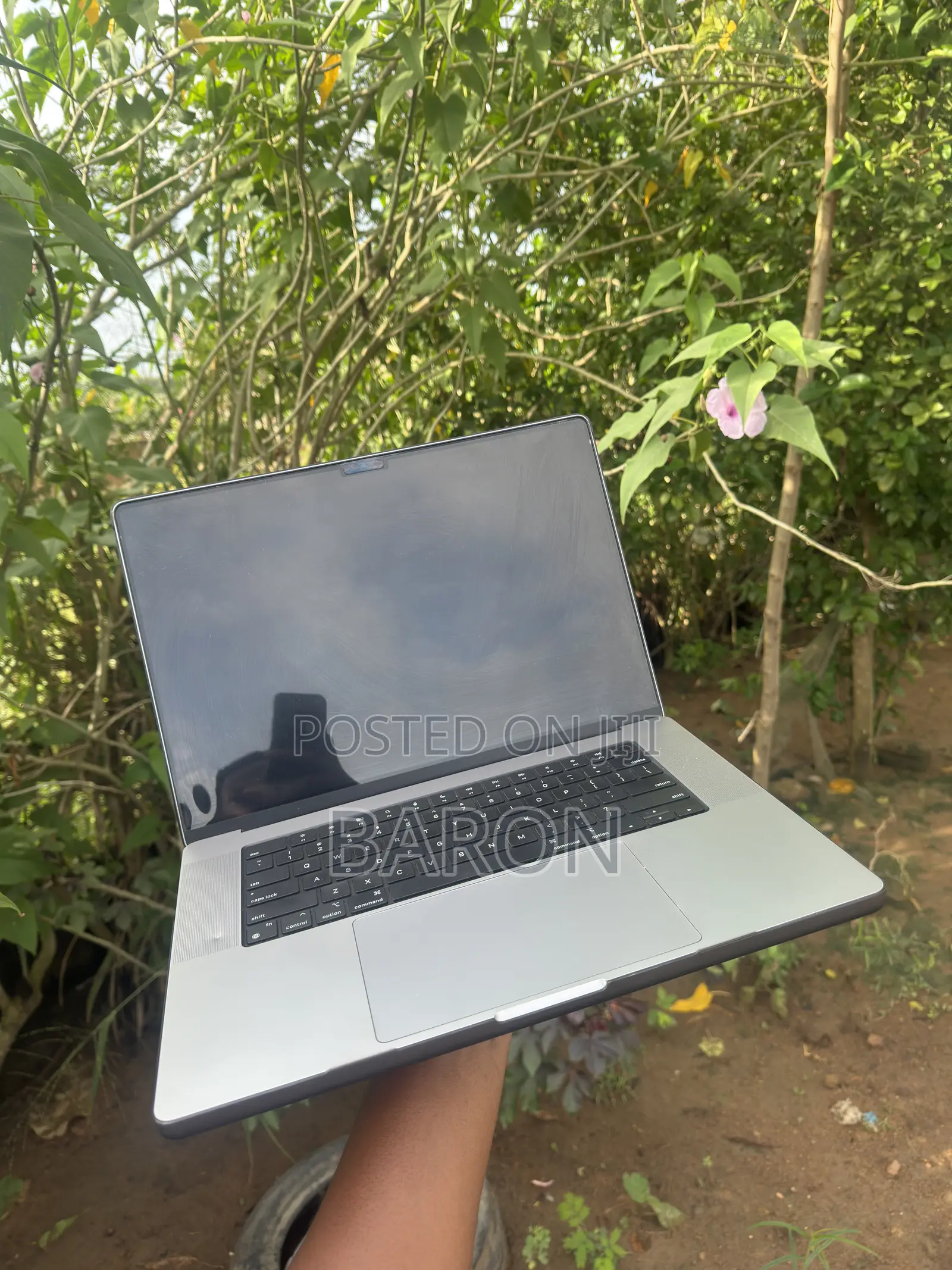 Laptop Apple MacBook Pro 2021 M1 16GB Apple M1 Pro SSD 512GB