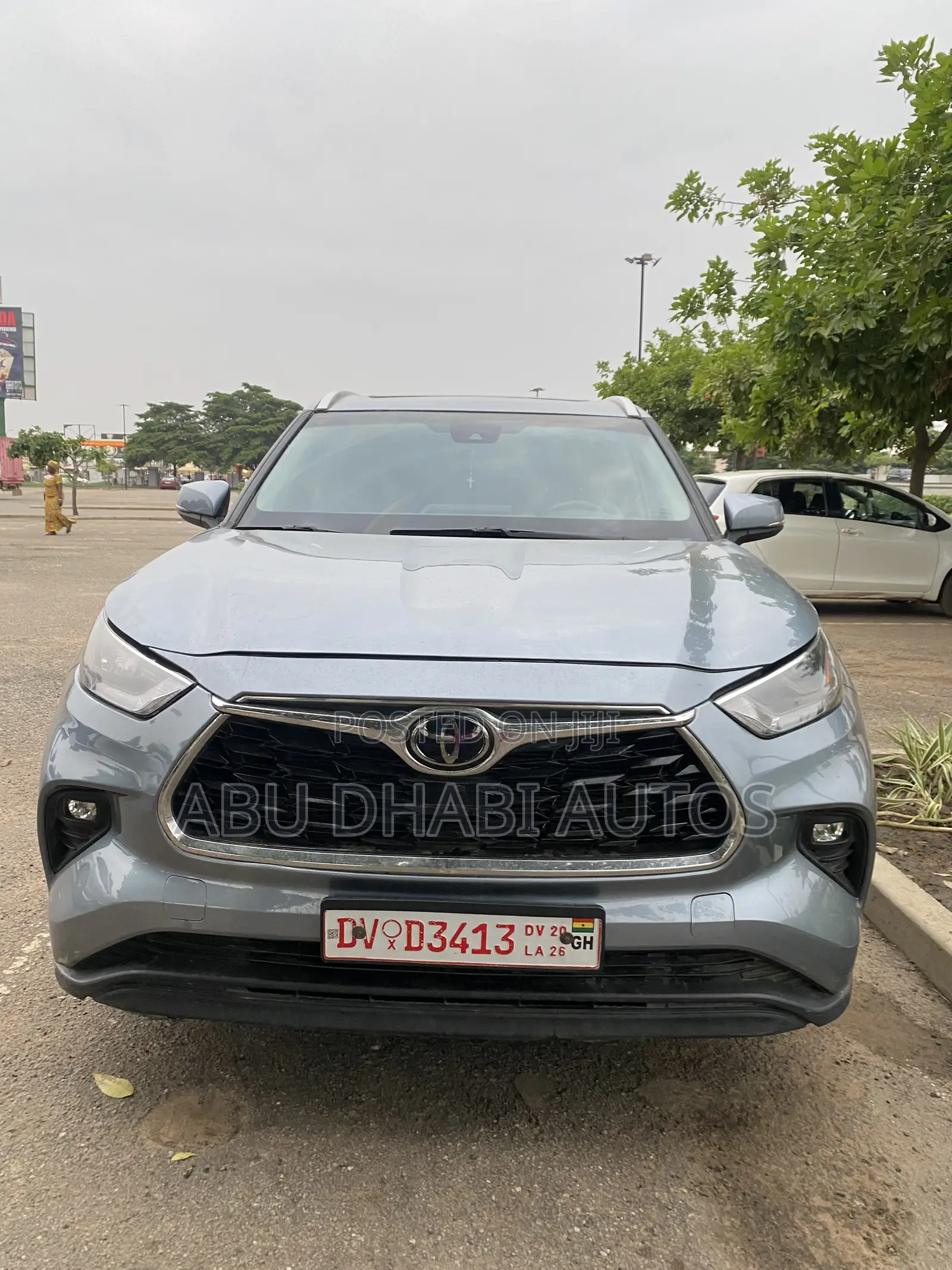 Toyota Highlander XLE 2022 Blue