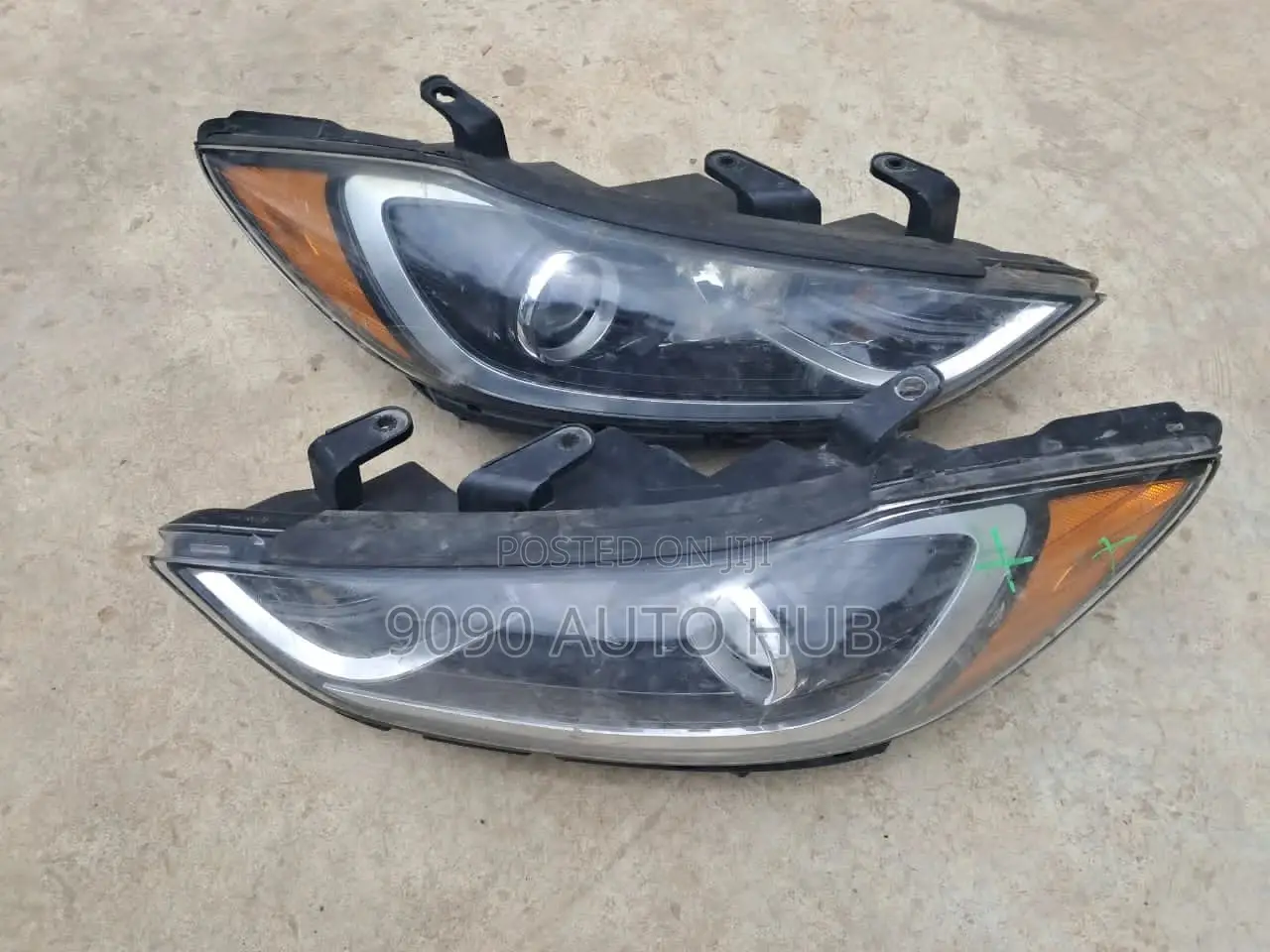 Uk Used Almost New Hyundai Elantra 2012–17 Headlight