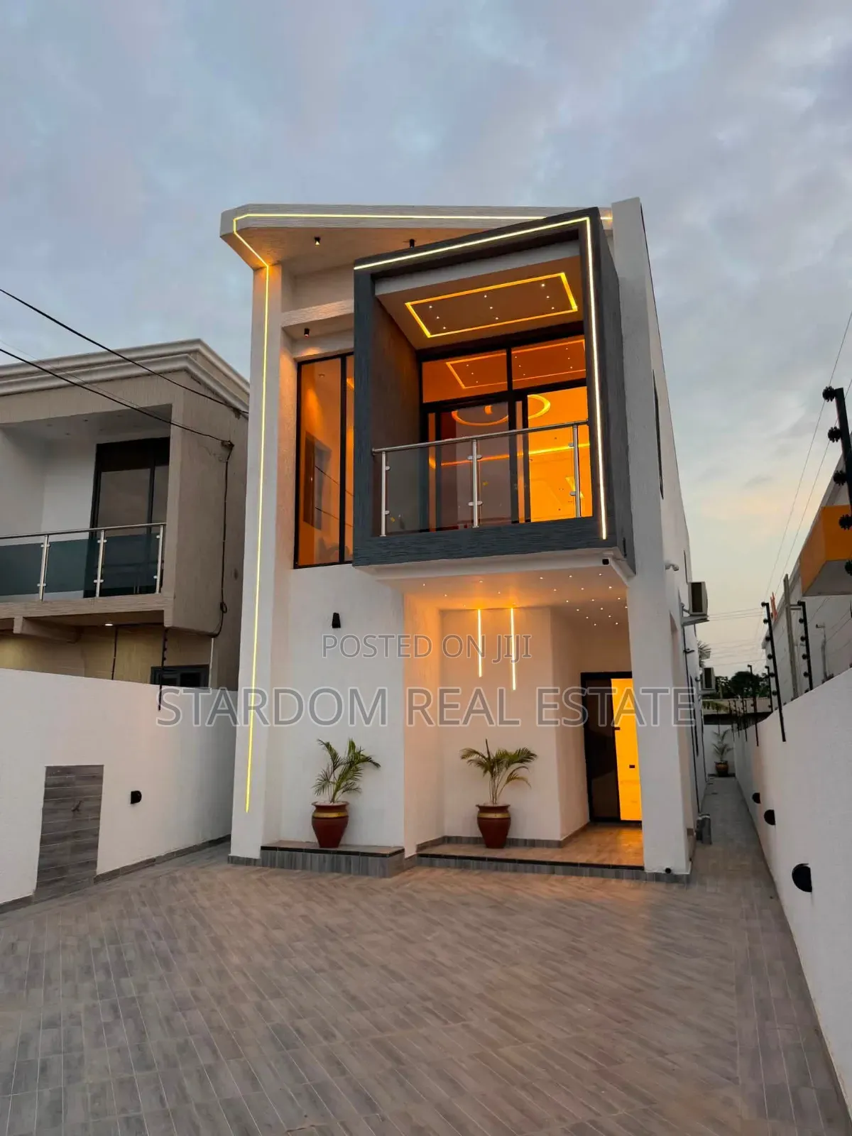 3bdrm Duplex in Lakeside Estate for sale