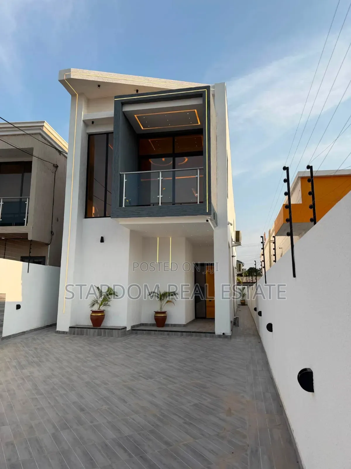 3bdrm Duplex in Lakeside Estate for sale
