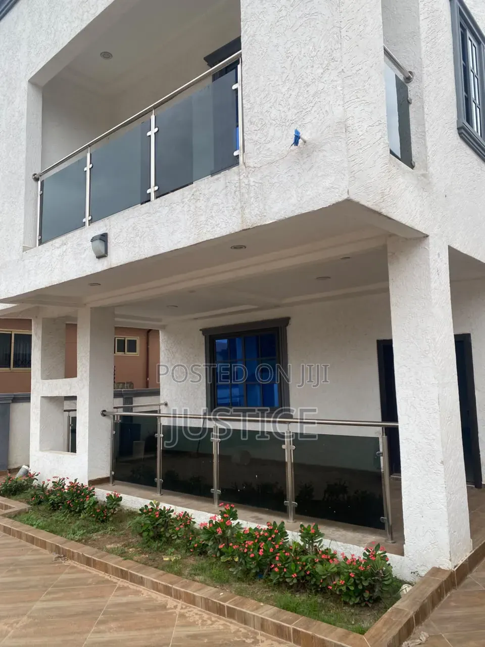 4bdrm House in West Legon, Medifem Area for rent