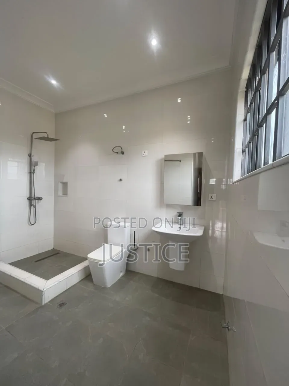 4bdrm House in West Legon, Medifem Area for rent