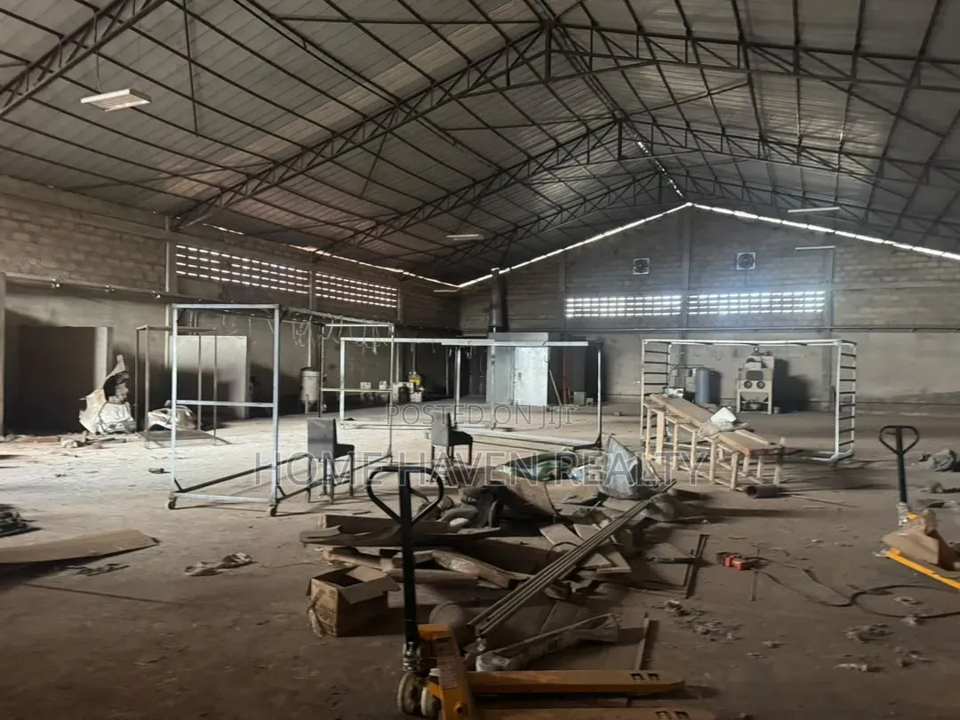 1000 Square Meter Warehouse for Rent at West Hills Mall