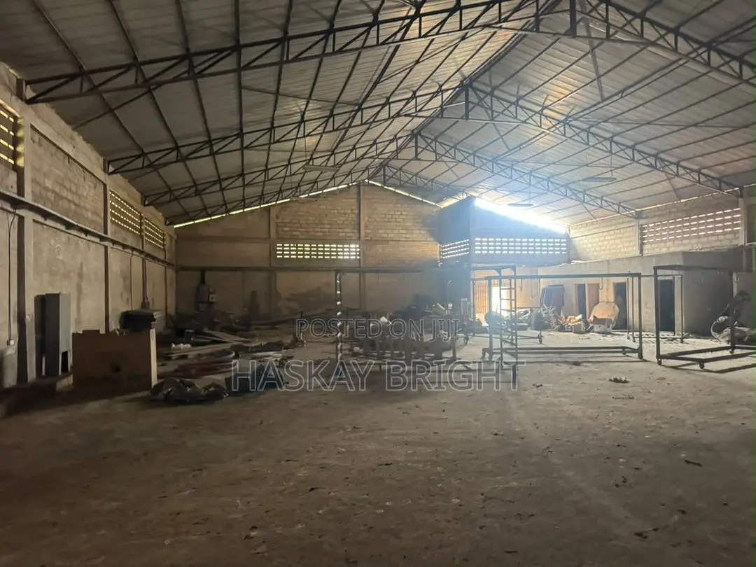 1000 SQM Warehouse for Rent at Broad Castle Junction After West Hills