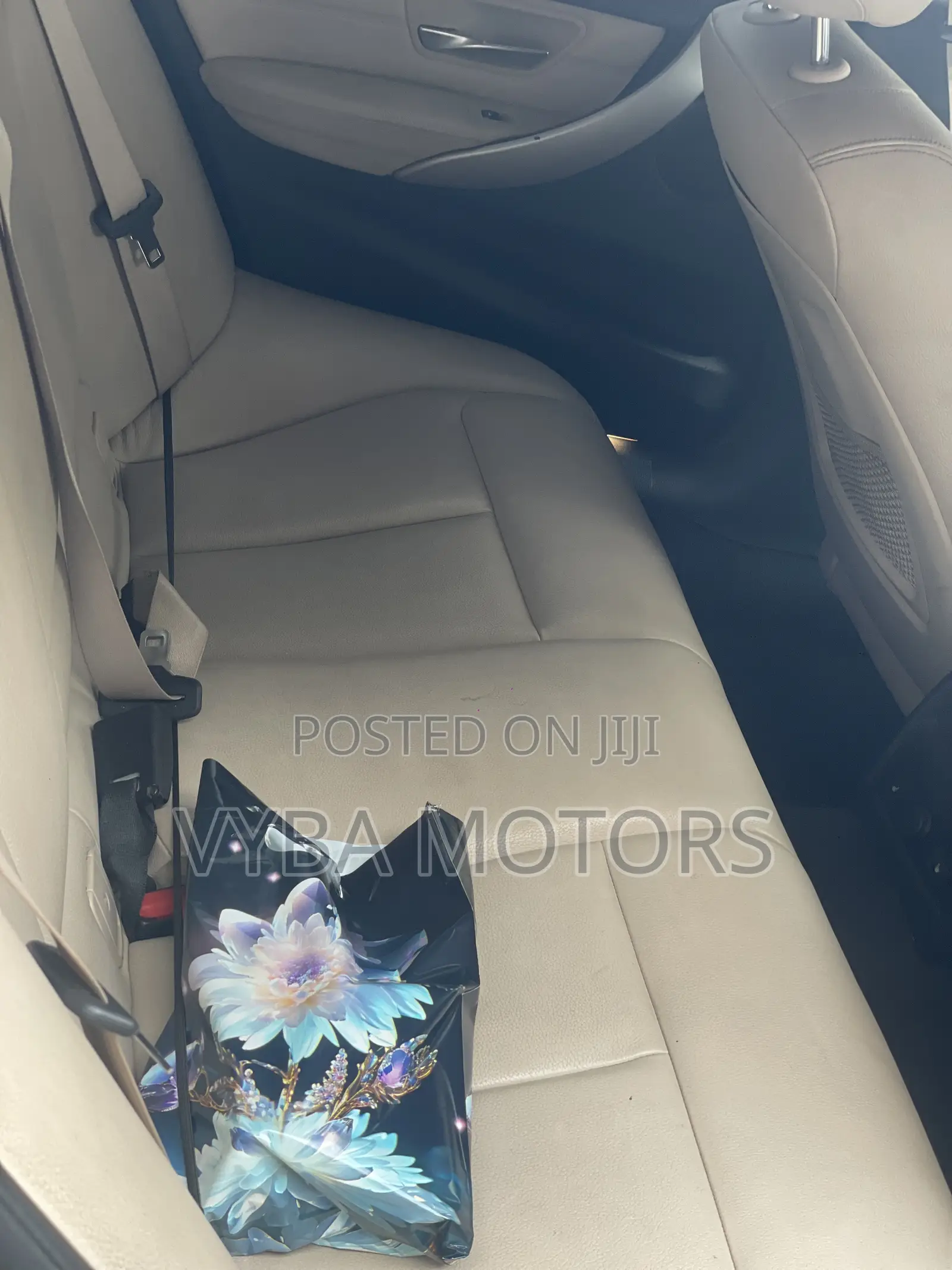 BMW 320i 2014 Black