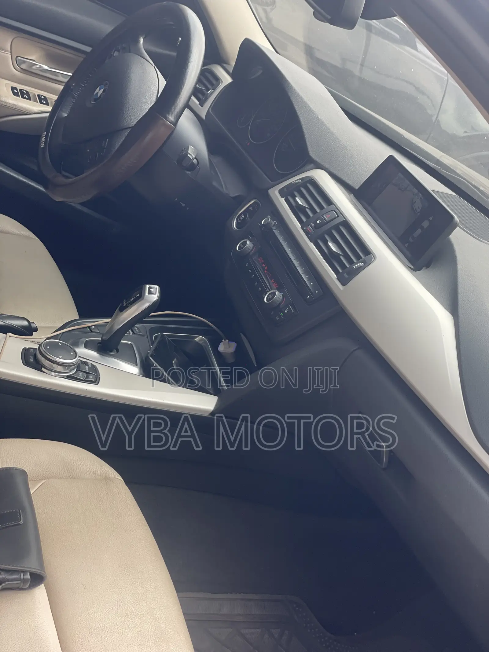 BMW 320i 2014 Black