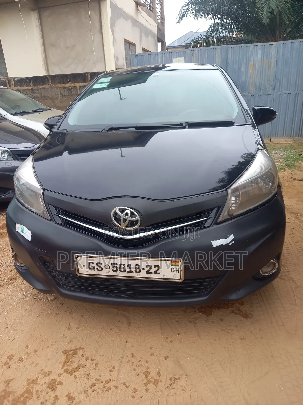 Toyota Vitz 1.3 FWD 5dr 2012 Black