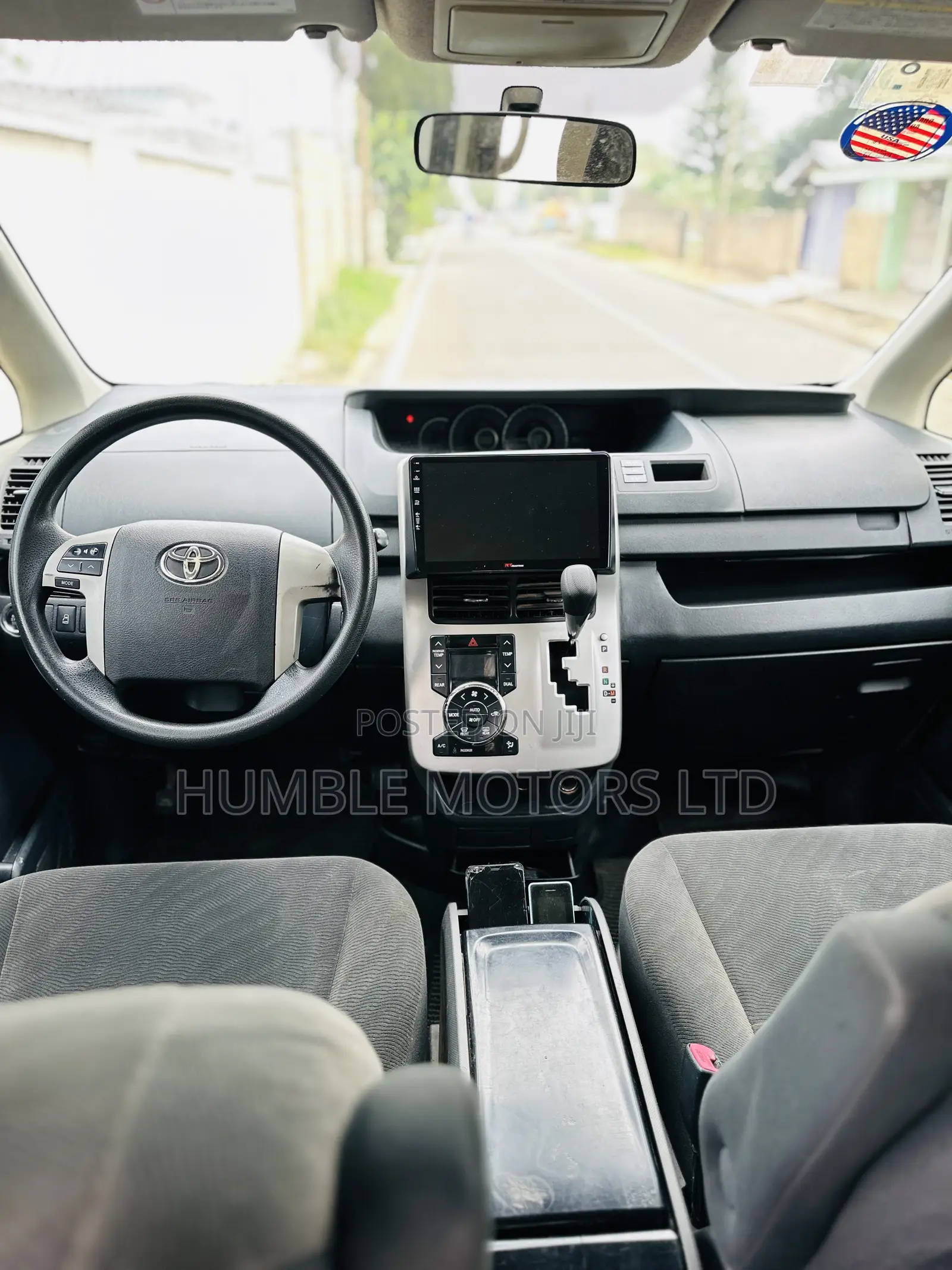 Toyota Voxy 2013 Black