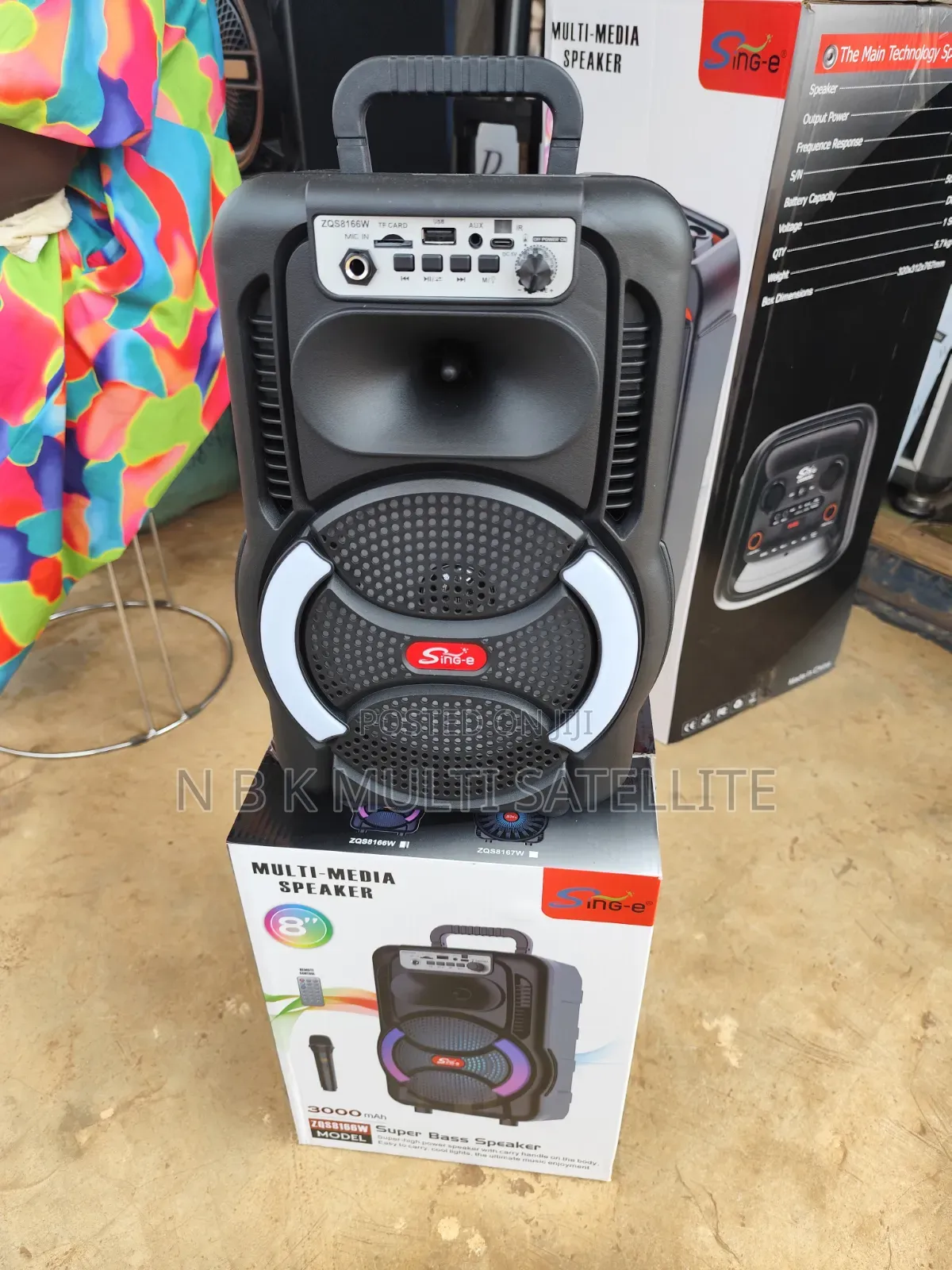 Portable 8 Inch Bluetooth Speaker With 1 Wireless Microphone