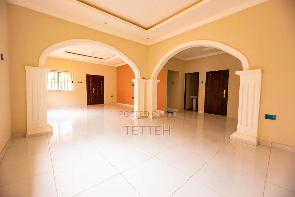 3bdrm House in Ghana Flag for sale