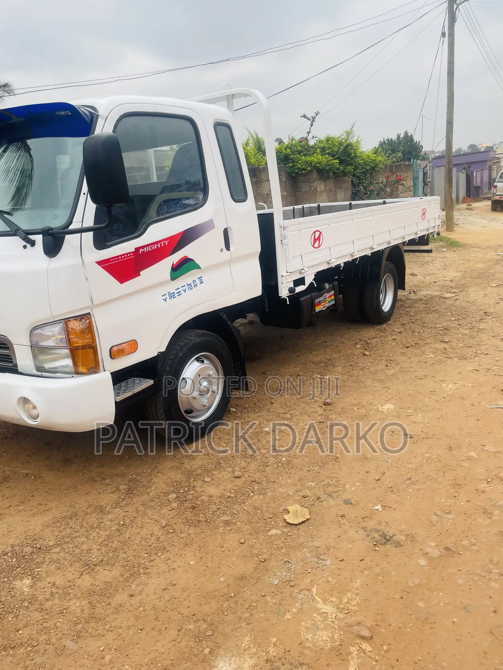 Hyundai Might 2 1999 White