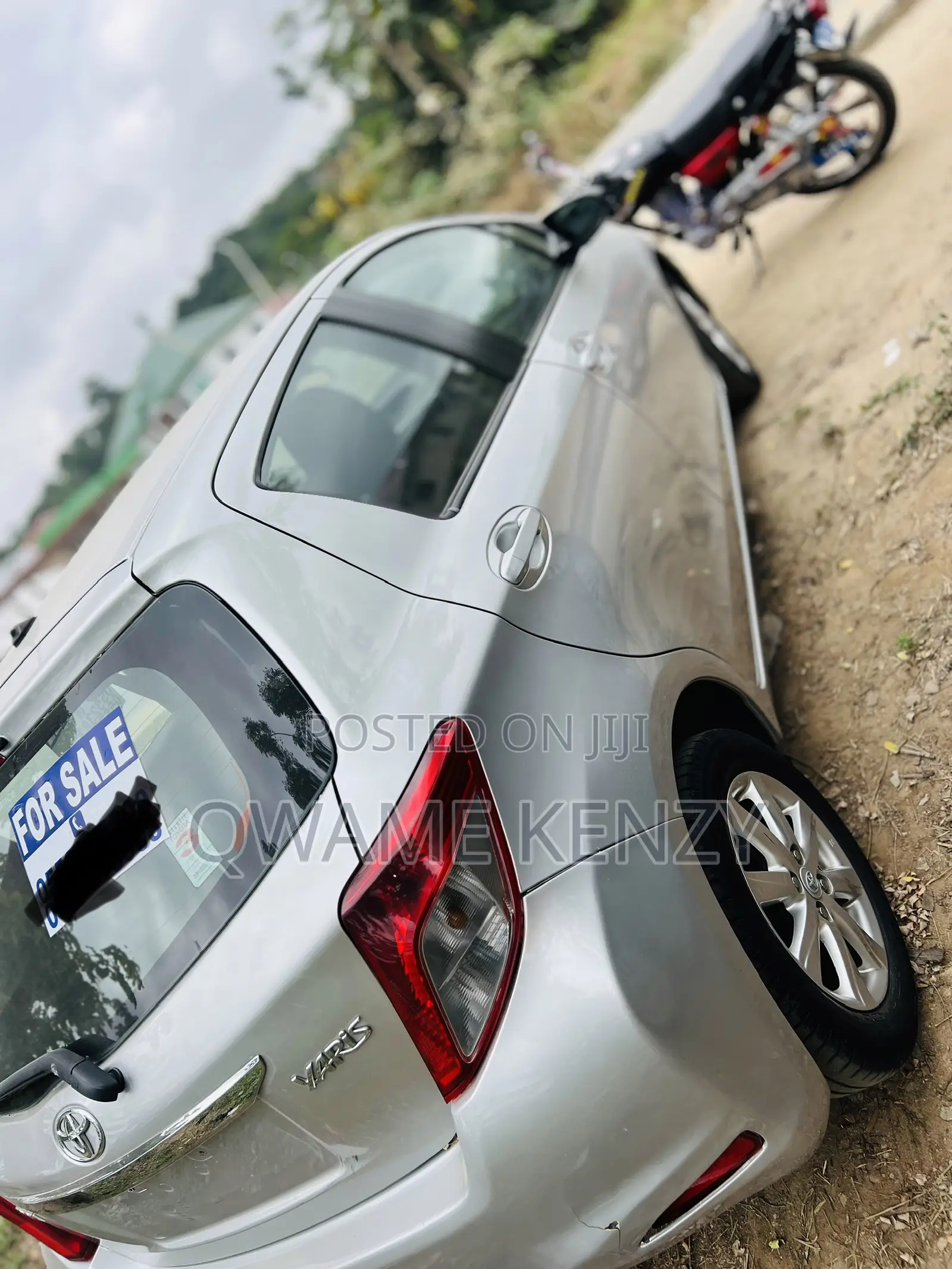 Toyota Yaris 2010 Silver