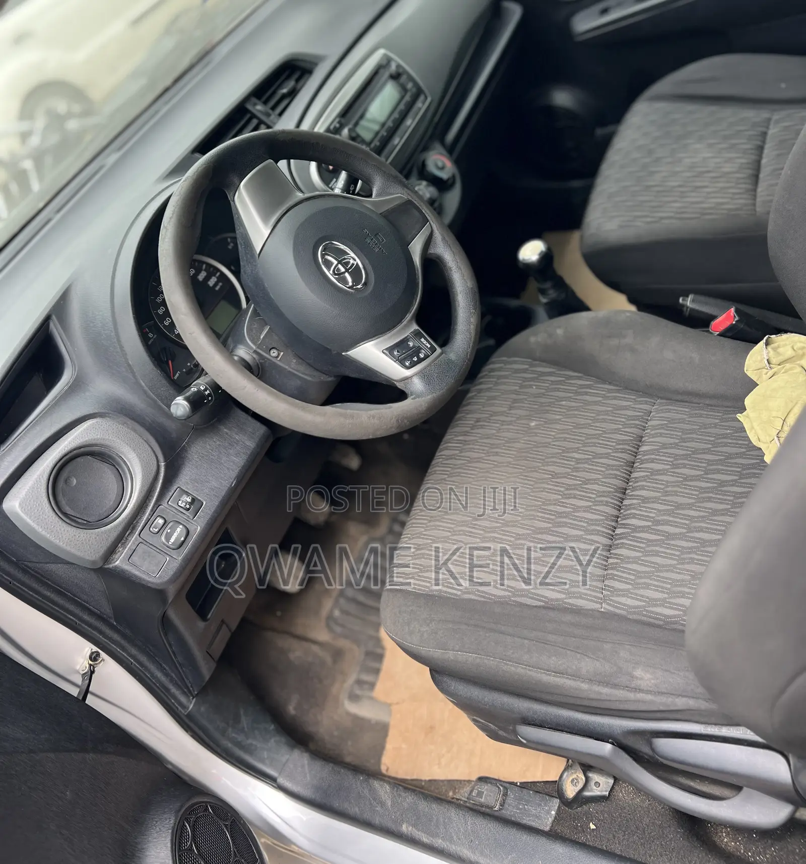 Toyota Yaris 2010 Silver